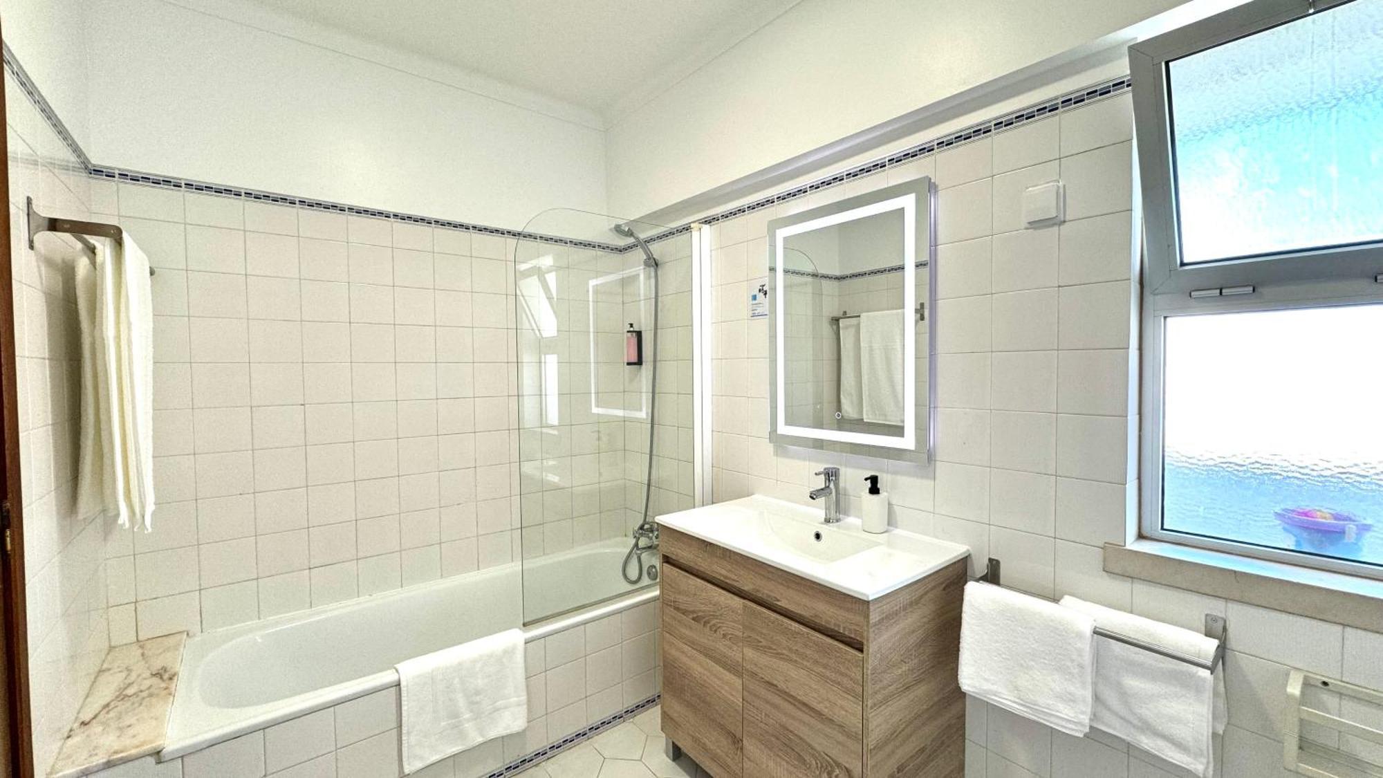 Praia Da Rocha, 605 Concorde, Charming Apartment With Sea View, Internet And Parking, By Ig ポルティマン エクステリア 写真